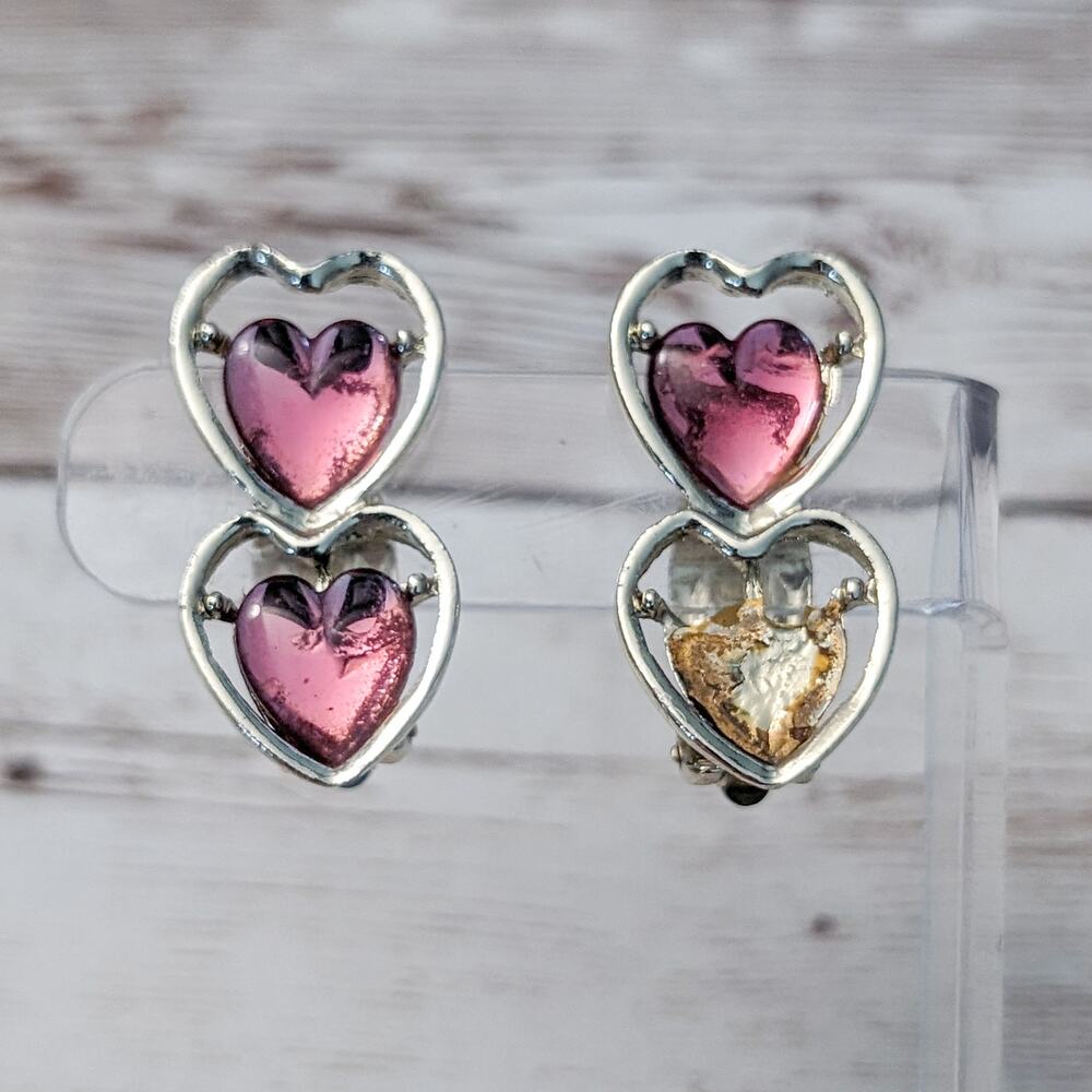 Vintage Clip On Earrings Hearts - Missing Gem